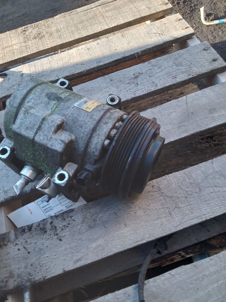 2013 DODGE DURANGO 6 cyl Gas Flex Fuel 3.6 AC COMPRESSOR - 248077 — photo 3