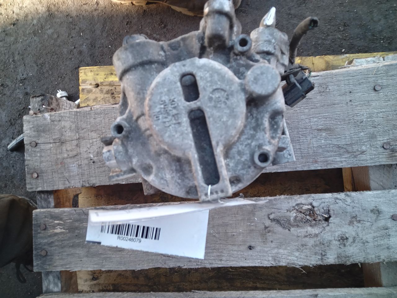 2015 HYUNDAI ELANTRA 4cyl Gasoline 1.8 AC COMPRESSOR - 248079 — photo 4