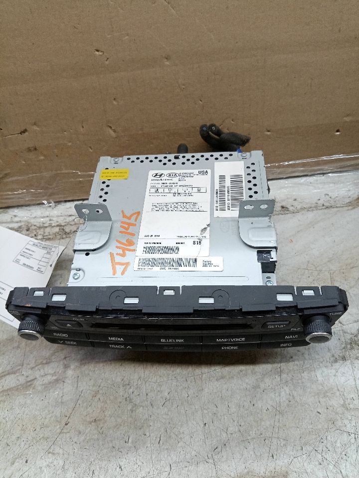 2015 HYUNDAI GENESIS 6cyl Gasoline 3.8 Radio Audio - 248115 — photo 2