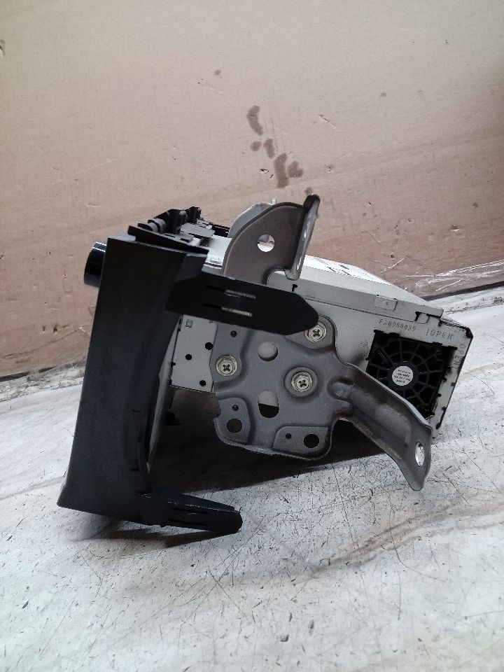 2016 TOYOTA PRIUS 4cyl Hybrid 1.8 Radio Audio - 248321 — photo 4