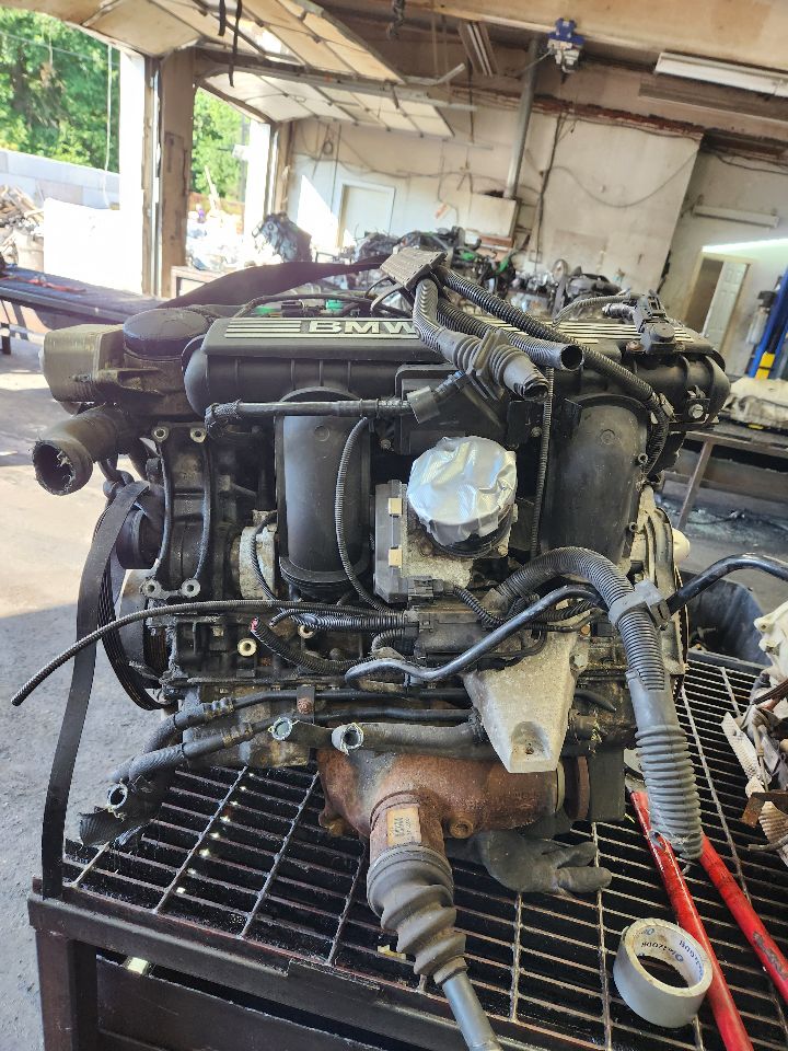 2007 BMW X3 6cyl Gasoline 3.0 ENGINE ASSEMBLY - 248550 — photo 1