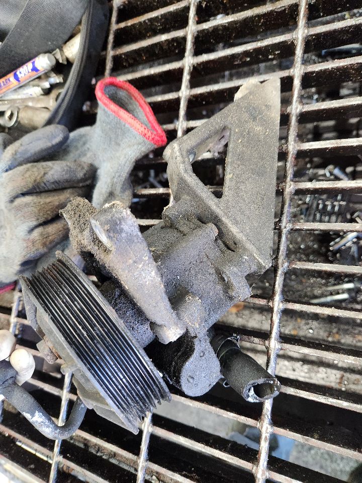 2007 BMW X3 6cyl Gasoline 3.0 PS Pump/Motor - 248584 — photo 3