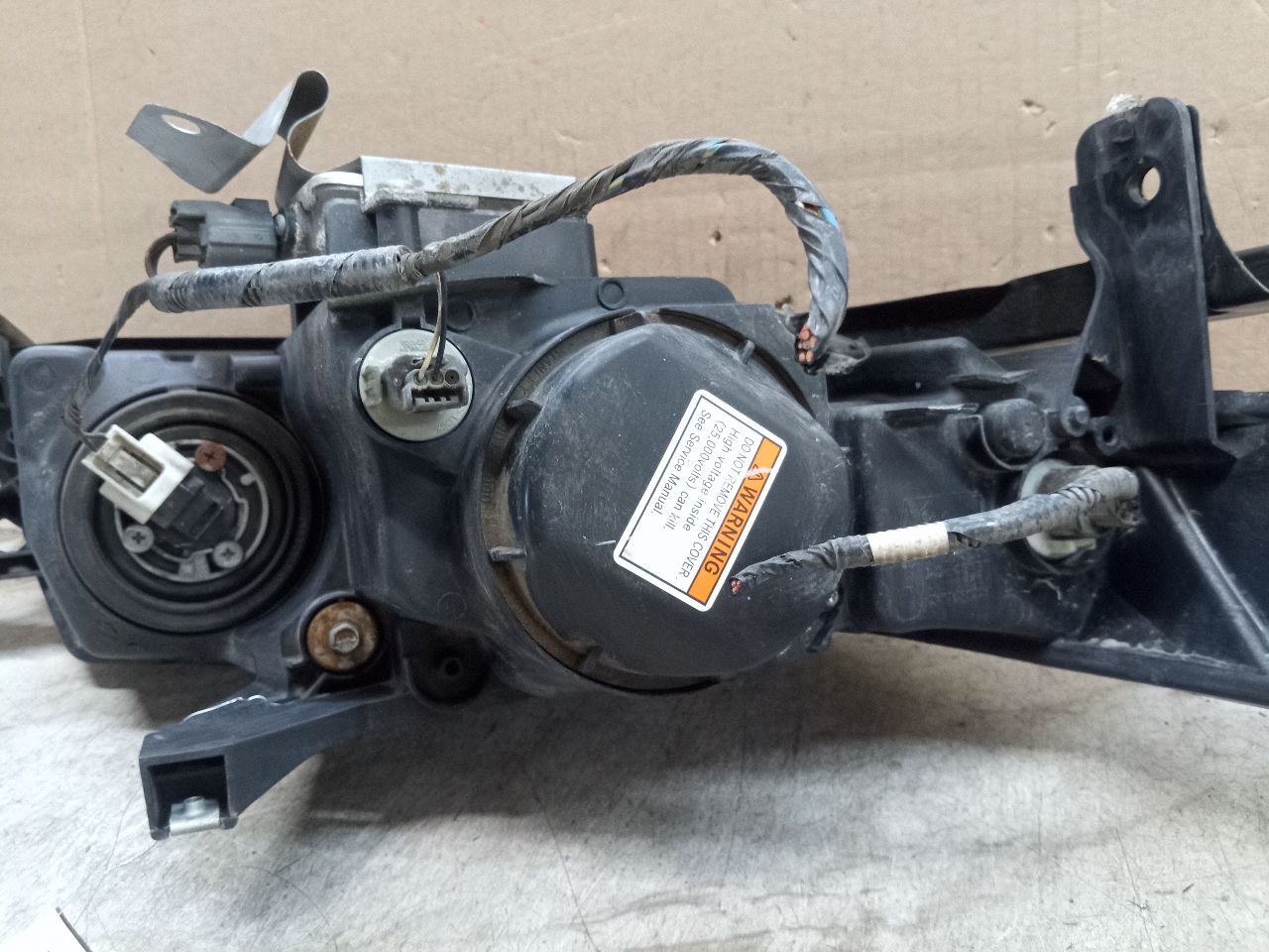 2008 ACURA TL Left HEADLAMP ASSEMBLY - 249023 — photo 4