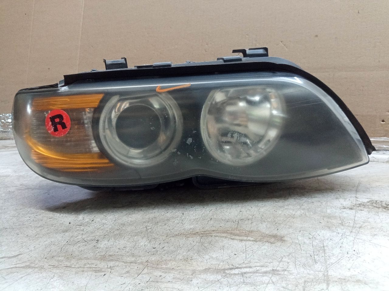 2005 BMW X5 6cyl Gasoline 3.0 Right HEADLAMP ASSEMBLY - 249223 — photo 1