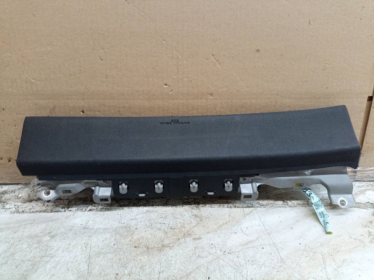 2010 LEXUS IS250 6cyl Gasoline 2.5 Right AIR BAG - 249260 — photo 1