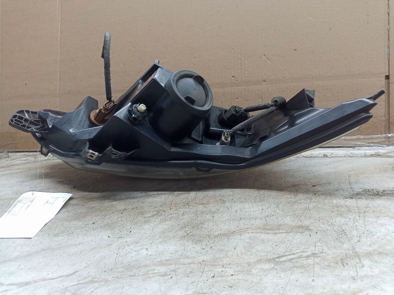 2010 FORD TAURUS 6cyl Gasoline 3.5 Left HEADLAMP ASSEMBLY - 249858 — photo 3