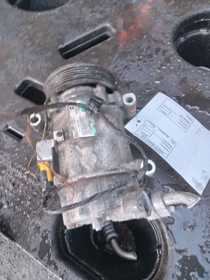 2013 MINI COOPER CLUBMAN 4cyl Gasoline Turbo 1.6 AC COMPRESSOR - 250277