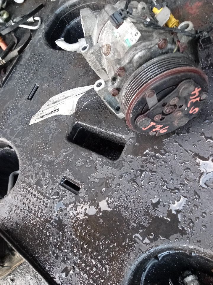 2013 MINI COOPER CLUBMAN 4cyl Gasoline Turbo 1.6 AC COMPRESSOR - 250277 — photo 4