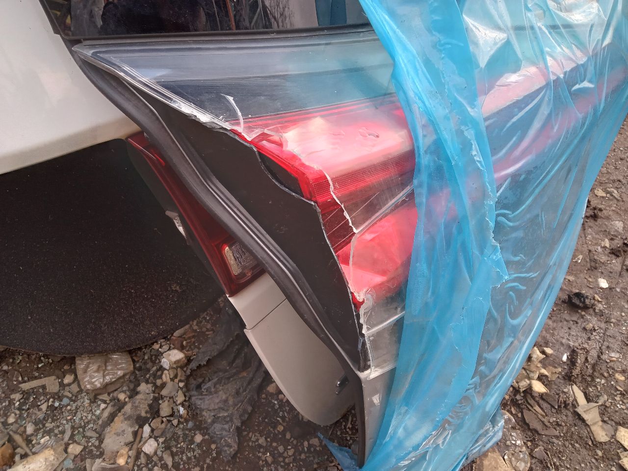 2017 TOYOTA RAV4 4cyl Gasoline 2.5 DOHC Decklid  Tailgate - 250288 — photo 8