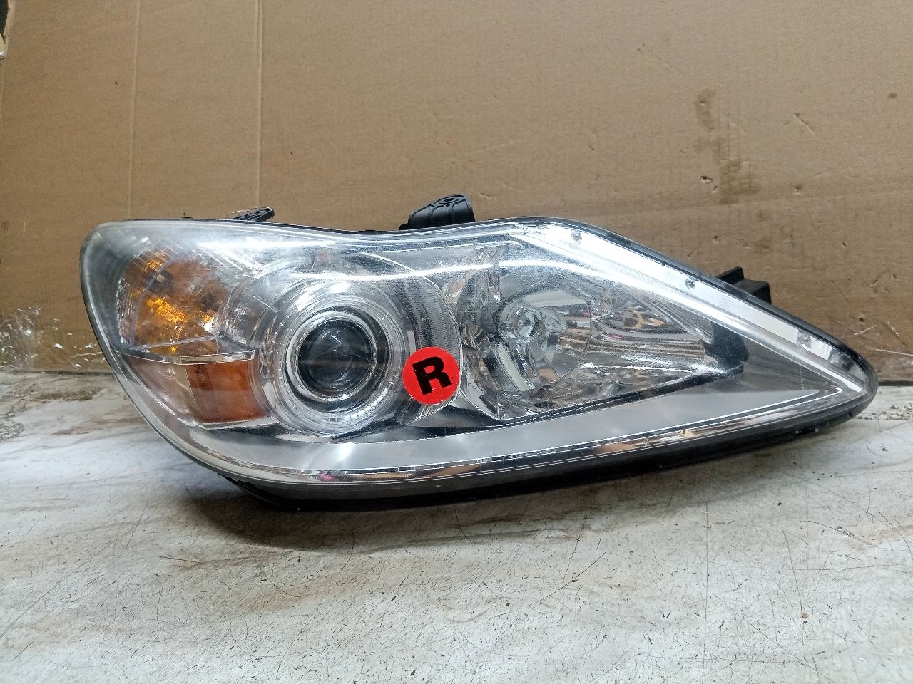 2010 HYUNDAI GENESIS Right HEADLAMP ASSEMBLY - 250505