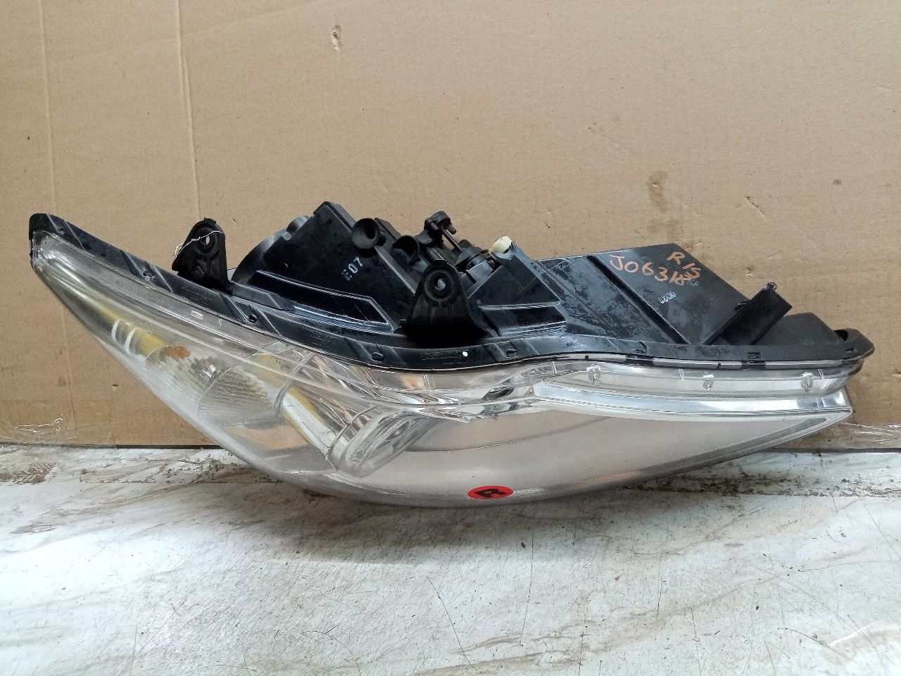 2010 HYUNDAI GENESIS Right HEADLAMP ASSEMBLY - 250505 — photo 3