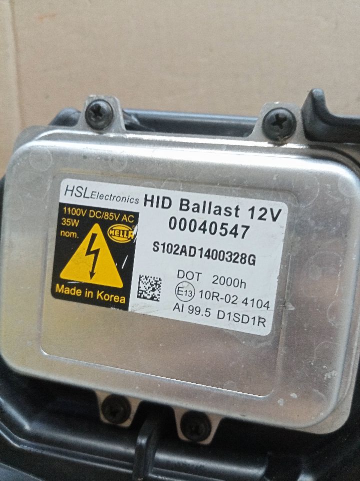 2010 HYUNDAI GENESIS Right HEADLAMP ASSEMBLY - 250505 — photo 7