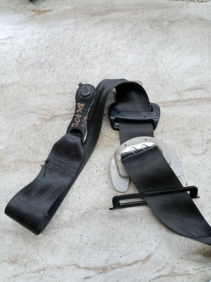 2011 HYUNDAI GENESIS Seat Belt, Front - 250806 — photo 2