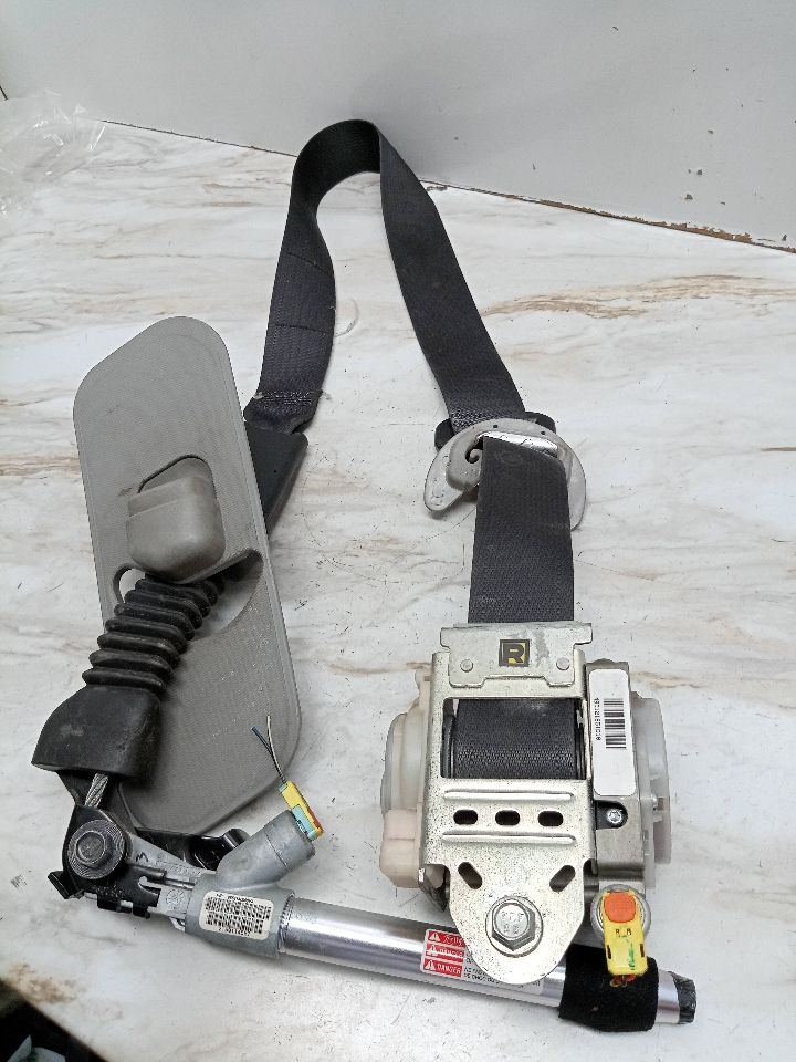 2013 KIA OPTIMA Seat Belt, Front - 25207 — photo 1