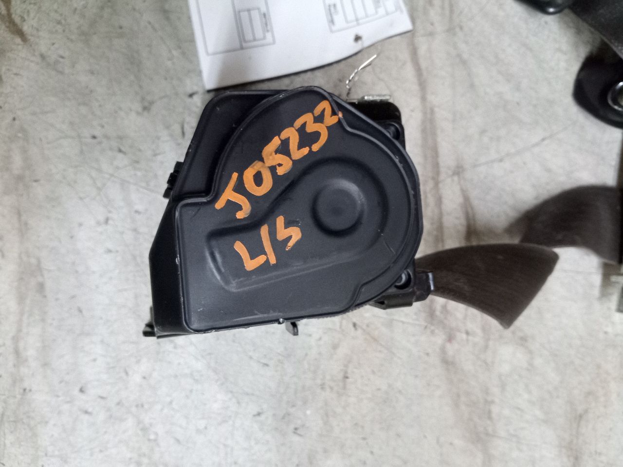 2009 LINCOLN MKS 6cyl Gasoline 3.7 Seat Belt, Front - 252837 — photo 4