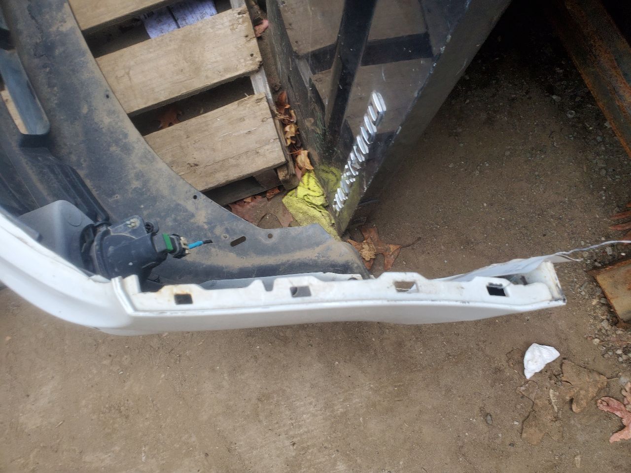 2014 JEEP COMPASS 4cyl Gasoline 2.4 BUMPER ASSY, FRONT - 252918 — photo 3