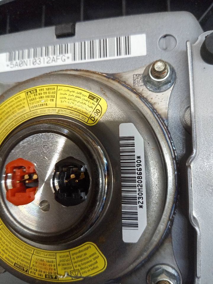 2012 TOYOTA PRIUS 4cyl Hybrid 1.8 Left AIR BAG - 253090 — photo 3