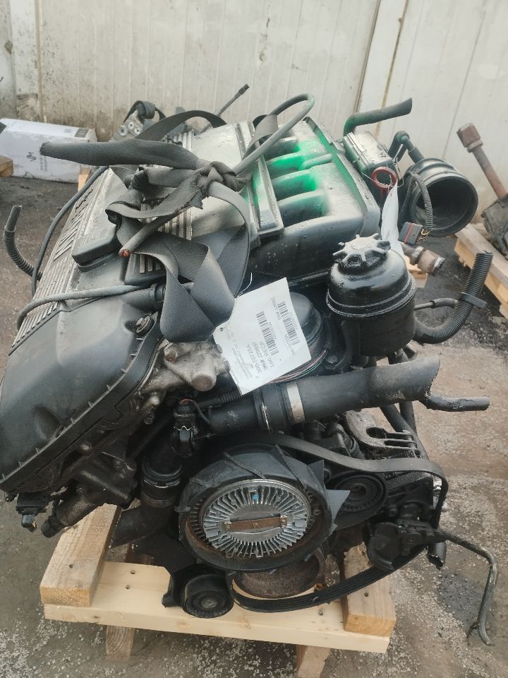 2004 BMW 325i 6cyl Gasoline 2.5 ENGINE ASSEMBLY - 255134 — photo 3