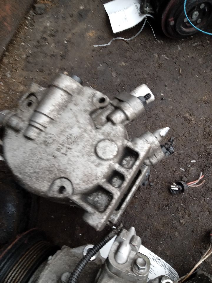 2011 HYUNDAI SONATA 4cyl Gasoline 2.4 AC COMPRESSOR - 255581 — photo 4