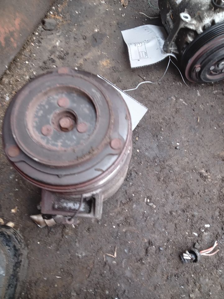 2009 NISSAN PATHFINDER 6cyl Gasoline 4.0 AC COMPRESSOR - 255583 — photo 4