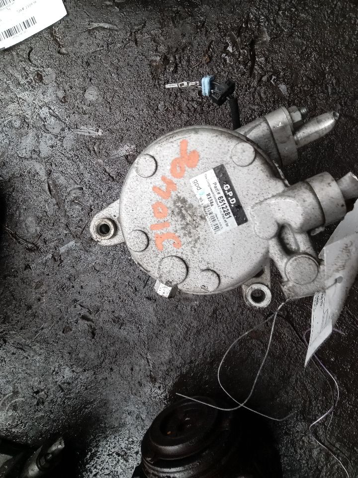 2006 JEEP LIBERTY 6cyl Gasoline 3.7 AC COMPRESSOR - 256553
