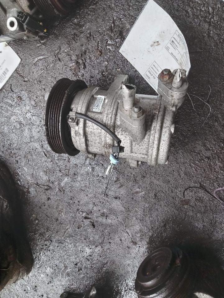 2006 JEEP LIBERTY 6cyl Gasoline 3.7 AC COMPRESSOR - 256553 — photo 3