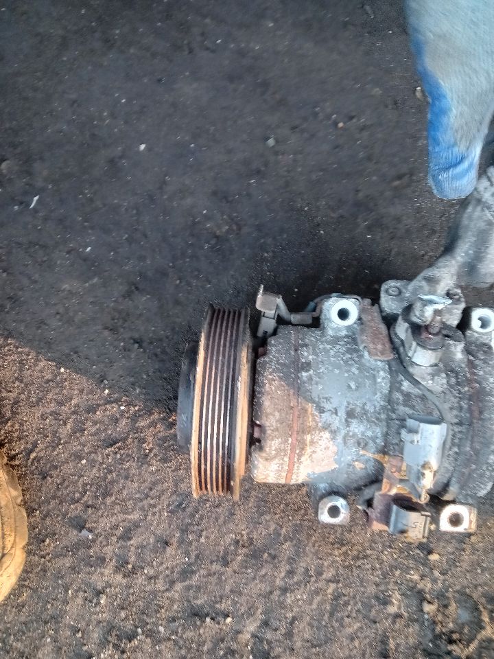 2008 TOYOTA SOLARA 6cyl Gasoline 3.3 AC COMPRESSOR - 256582 — photo 2