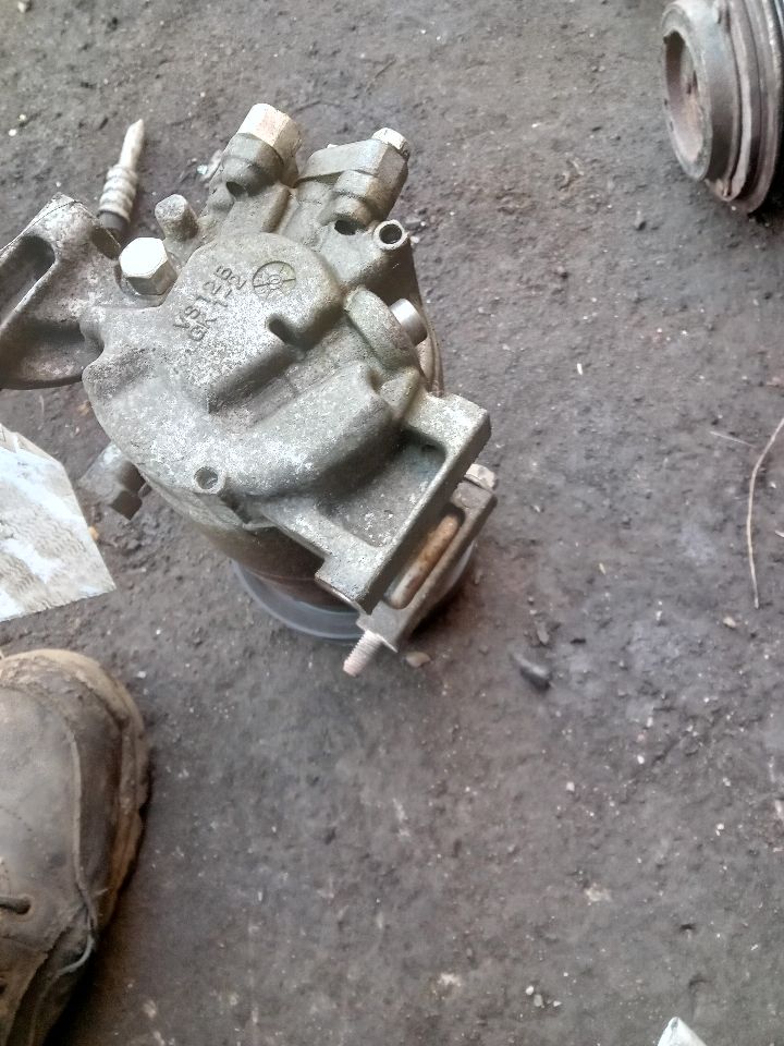 2011 KIA SOUL 4cyl Gasoline 2.0 AC COMPRESSOR - 256586 — photo 1