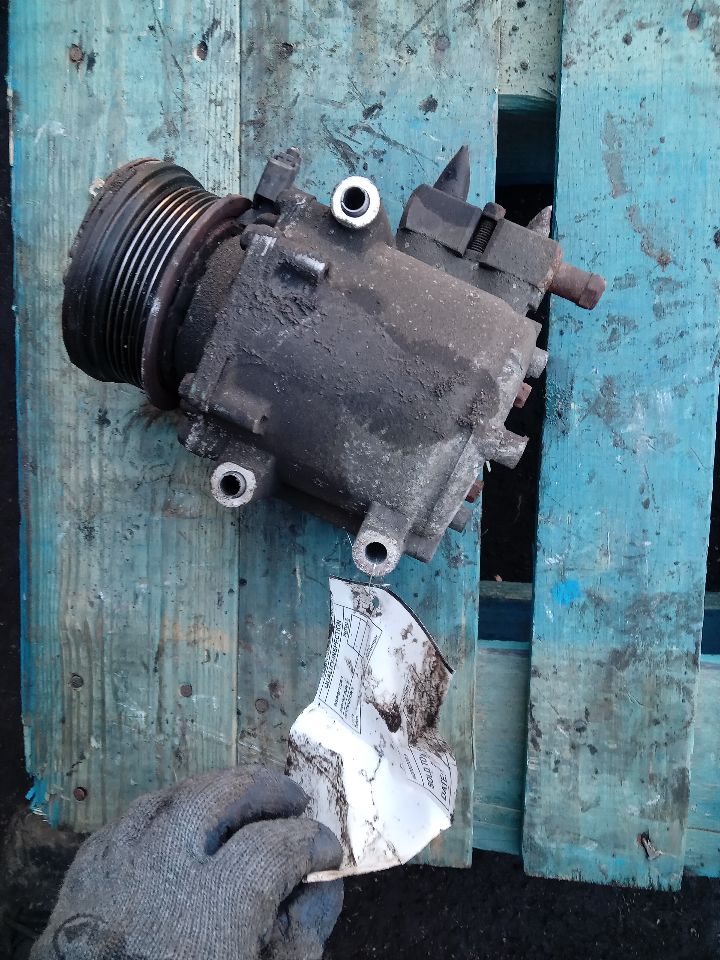 2003 LINCOLN & TOWN CAR 8cyl Gasoline 4.6 AC COMPRESSOR - 258461