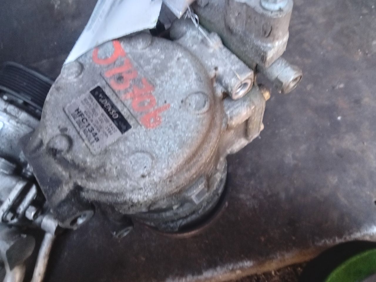 2000 JAGUAR XJ8 8cyl Gasoline 4.0 AC COMPRESSOR - 258481