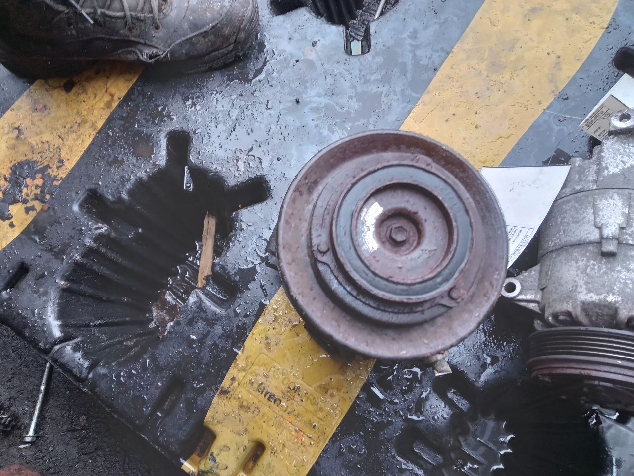 2004 GMC CANYON 4cyl Gasoline 2.8 AC COMPRESSOR - 259269 — photo 3