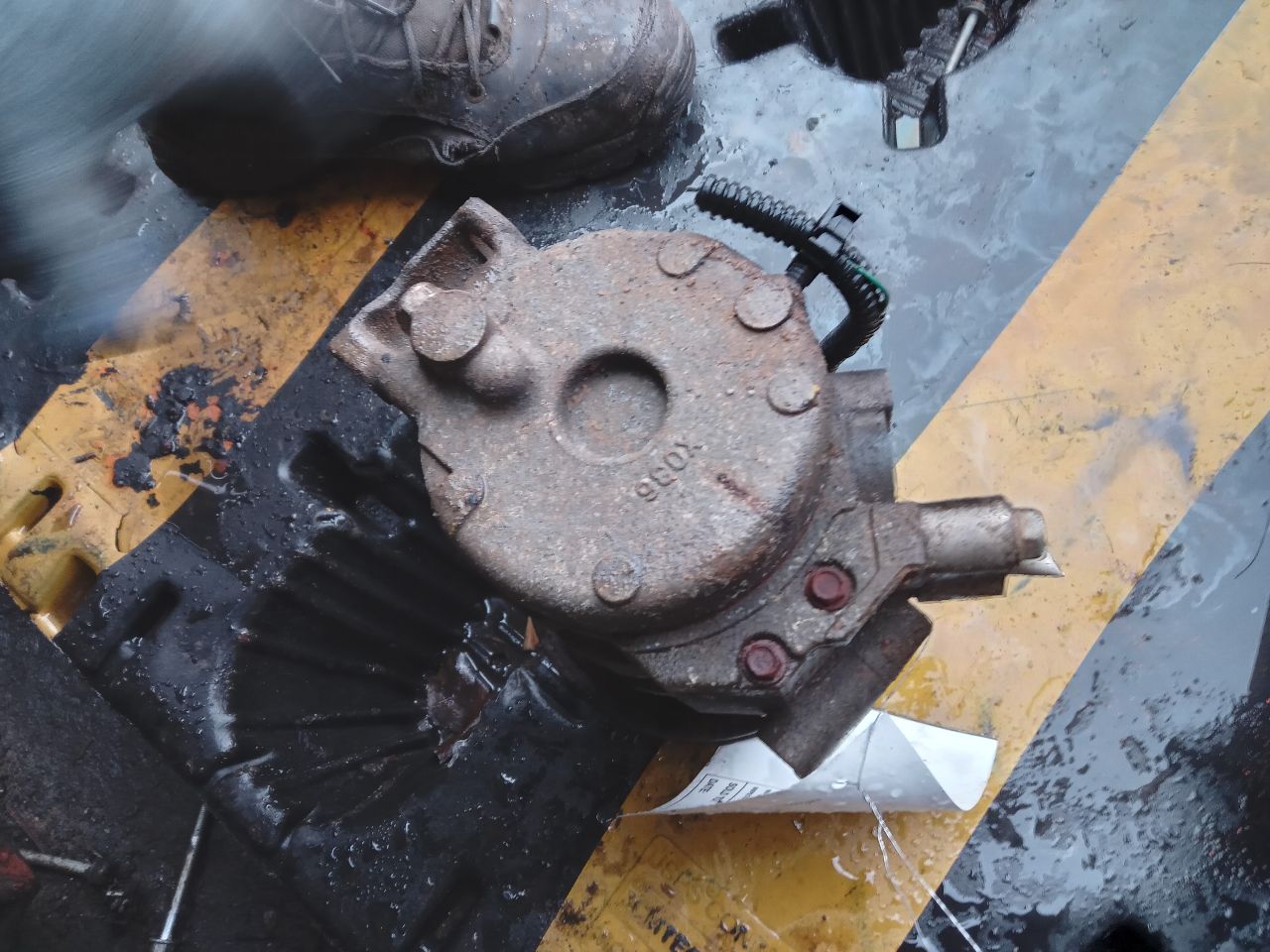 2004 GMC CANYON 4cyl Gasoline 2.8 AC COMPRESSOR - 259269 — photo 4