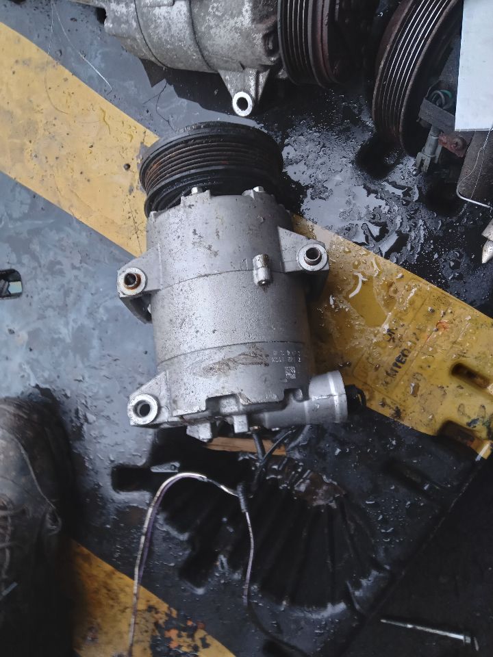 2017 FORD ESCAPE 4cyl Gasoline Turbo 1.5 AC COMPRESSOR - 259271 — photo 3