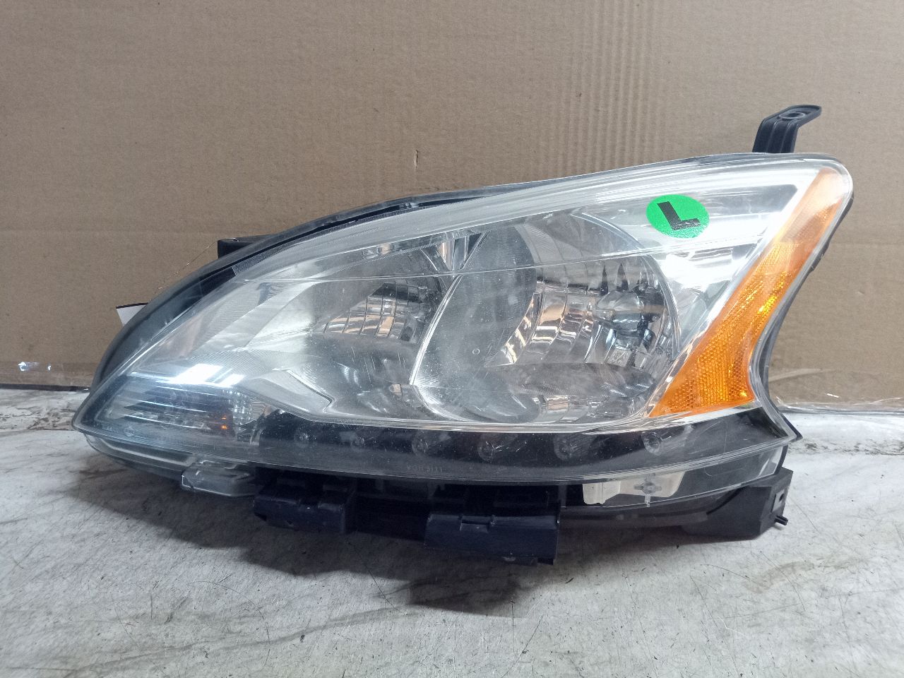 2014 NISSAN SENTRA 4cyl Gasoline 1.8 Left HEADLAMP ASSEMBLY - 259783 — photo 1