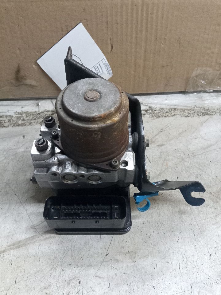2006 ACURA TL 3.2L 6cyl Gasoline Anti-lock Brake Pts - 260881 — photo 2
