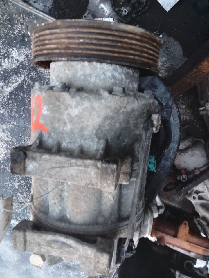 2013 KIA SORENTO 4cyl Gasoline 2.4 AC COMPRESSOR - 262155 — photo 1