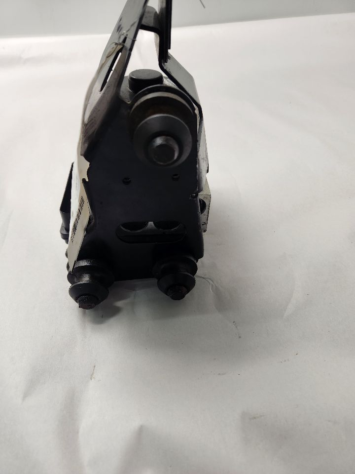 2011 MERCEDES-BENZ GL-CLASS 8cyl Gasoline 4.6 Anti-lock Brake Pts - 262962 — photo 3