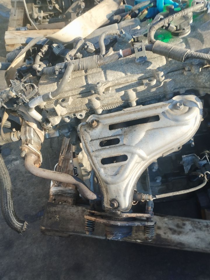 2010 TOYOTA PRIUS 4cyl Hybrid 1.8 ENGINE ASSEMBLY - 264073 — photo 2