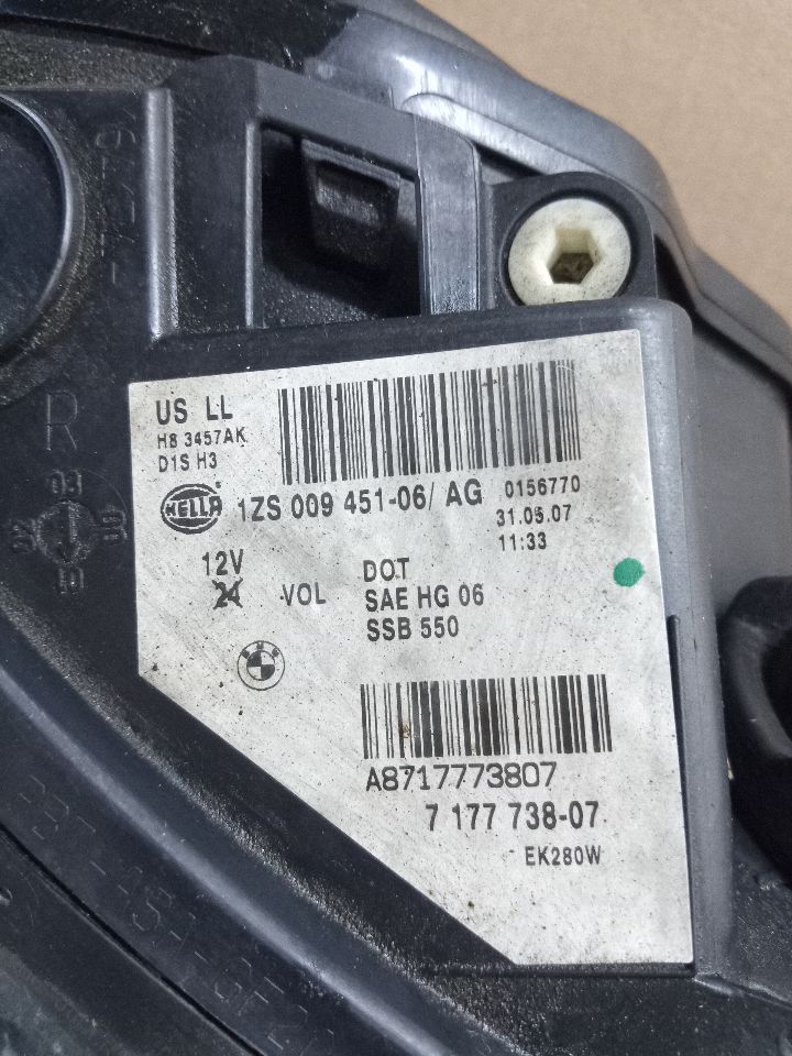 2008 BMW 528i 6cyl Gasoline 3.0 Right HEADLAMP ASSEMBLY - 264524 — photo 4