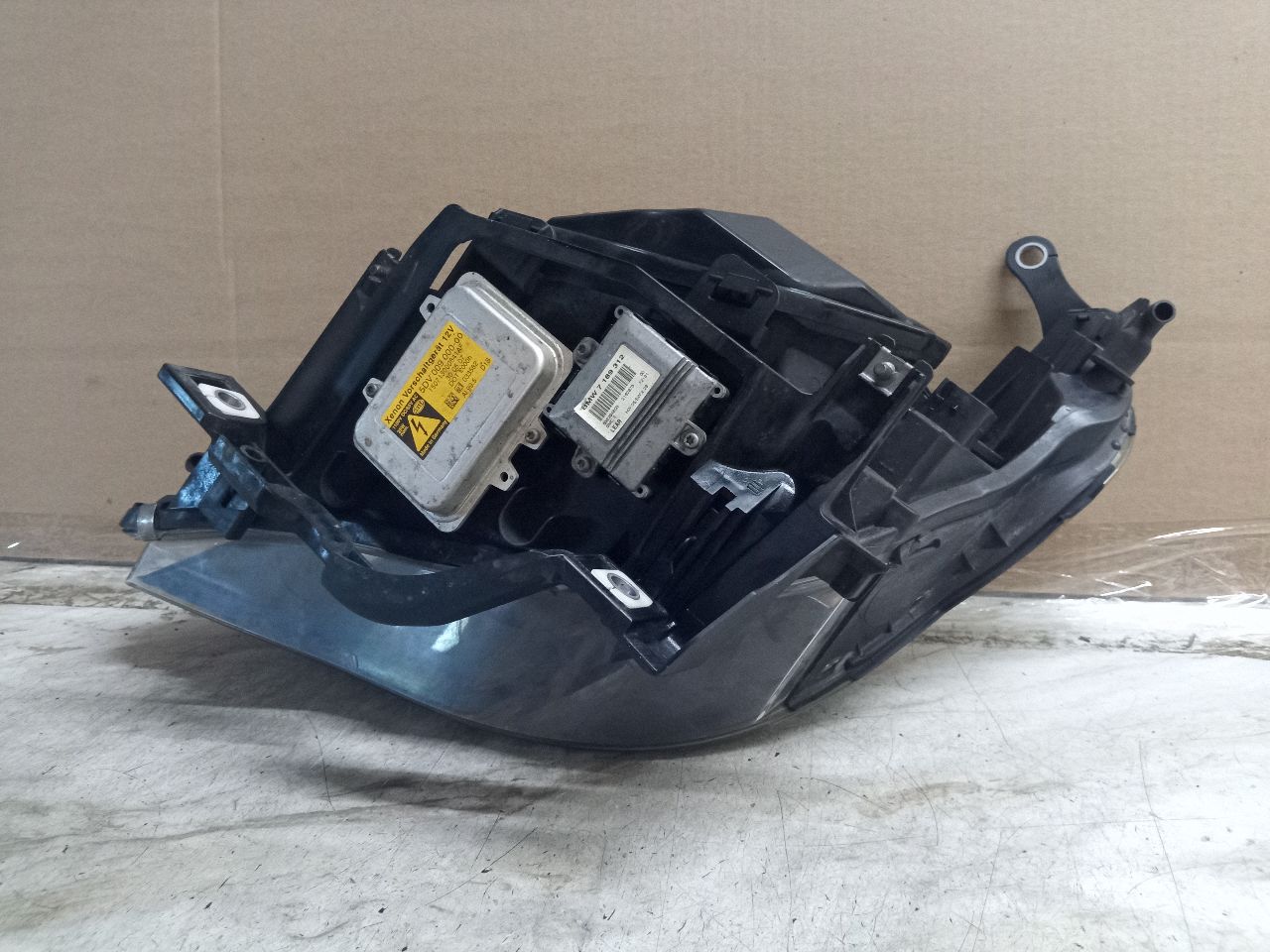 2008 BMW 528i 6cyl Gasoline 3.0 Right HEADLAMP ASSEMBLY - 264524 — photo 7