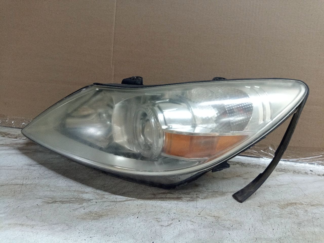 2009 HYUNDAI GENESIS 8cyl Gasoline 4.6 Left HEADLAMP ASSEMBLY - 264562 — photo 1