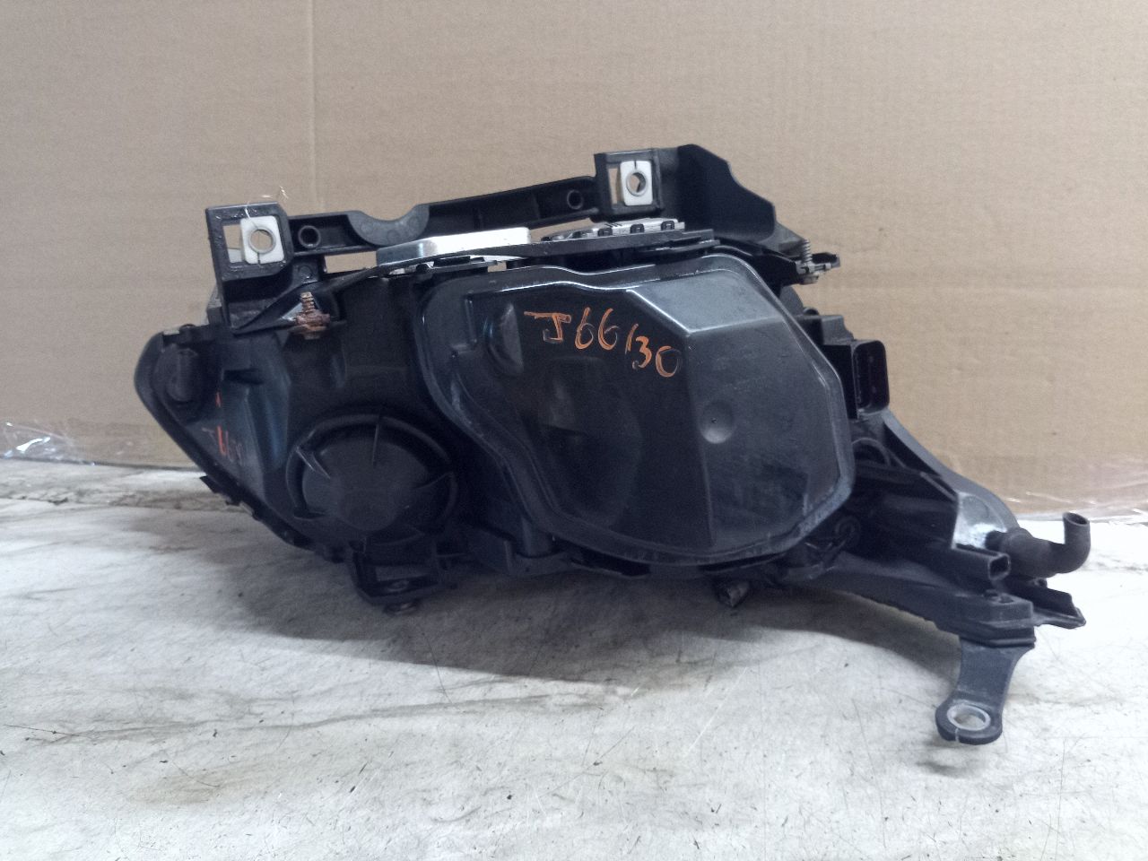 2008 BMW 535i 6cyl Gasoline Turbo 3.0 Left HEADLAMP ASSEMBLY - 264720 — photo 5