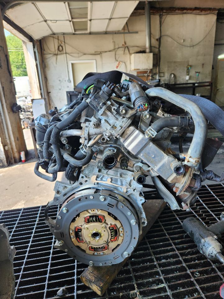 2014 TOYOTA PRIUS 4cyl Hybrid 1.8 ENGINE ASSEMBLY - 266432