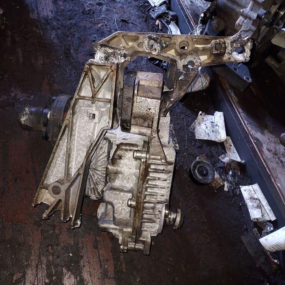 2016 BMW 750i 4.4L 8cyl Turbo Gasoline TRANSFER CASE ASSY - 267205 — photo 6