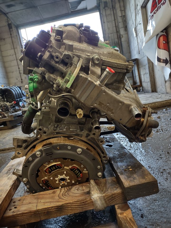 2014 TOYOTA PRIUS 4cyl Hybrid 1.8 ENGINE ASSEMBLY - 268023 — photo 3