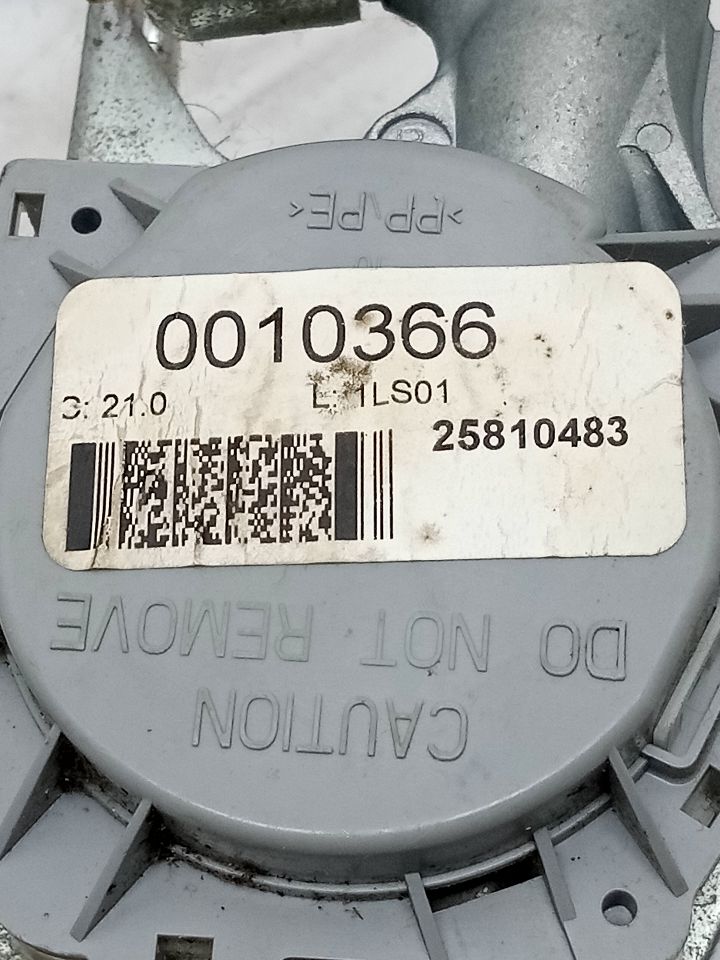2007 GMC ACADIA Seat Belt, Front - 27475 — photo 3