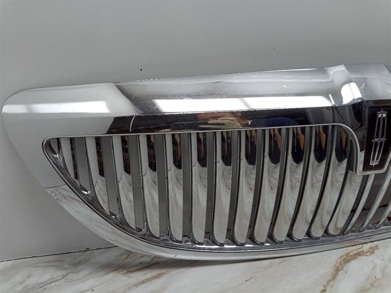 2005 LINCOLN & TOWN CAR GRILLE - 27643 — photo 3