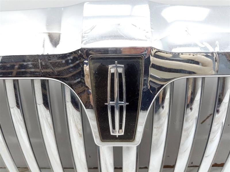 2005 LINCOLN & TOWN CAR GRILLE - 27643 — photo 4