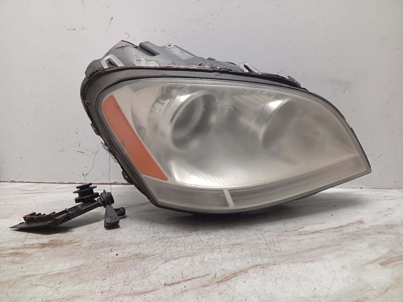 2008 MERCEDES-BENZ ML-CLASS 8cyl Gasoline 5.5 Right HEADLAMP ASSEMBLY - 279379