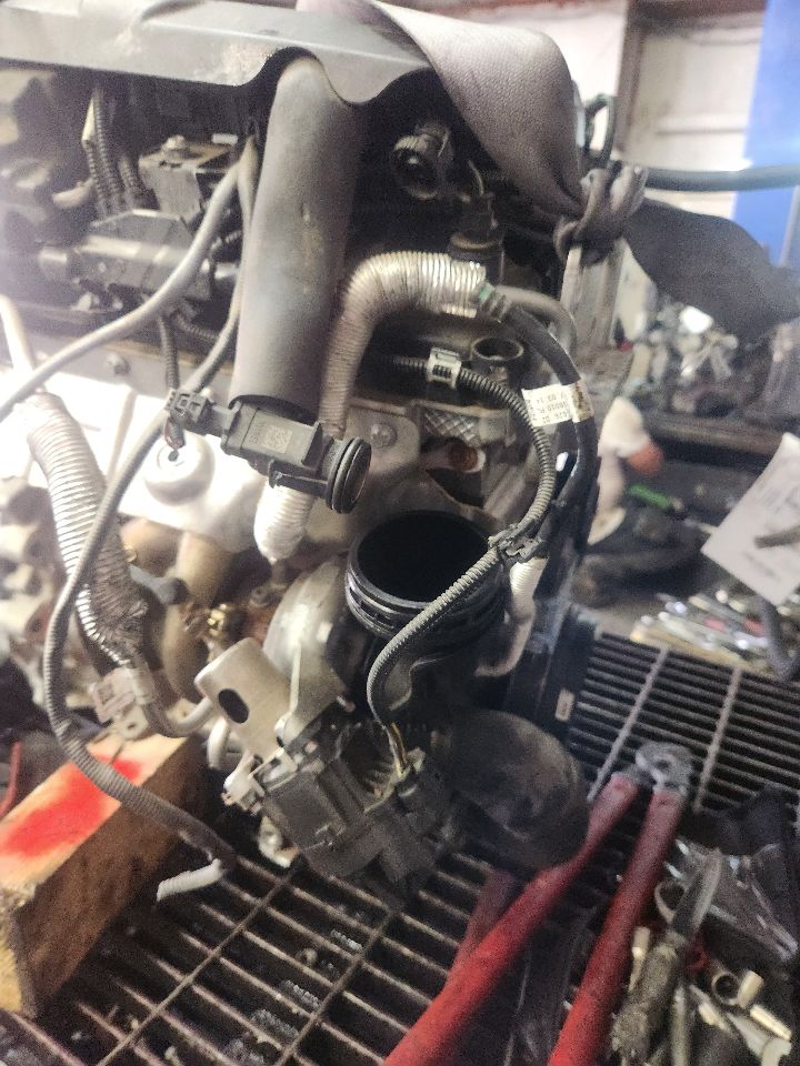 2017 BMW X1 ENGINE ASSEMBLY - 286089 — photo 5
